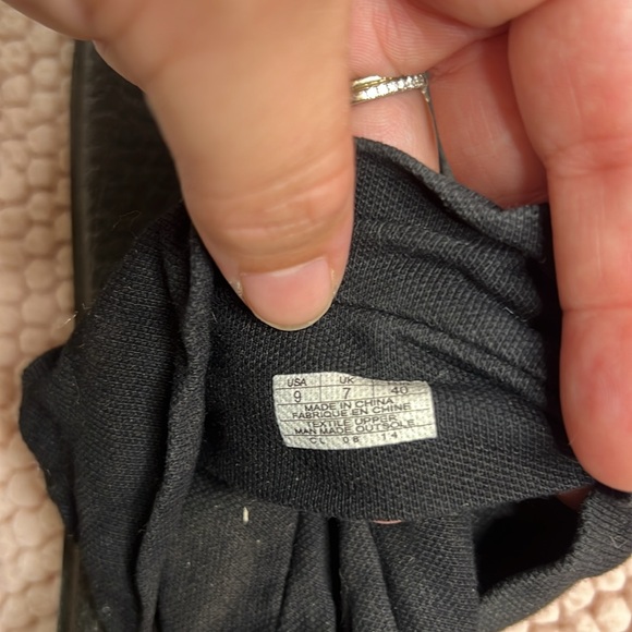 Sanuk women’s sandals - Picture 3 of 3